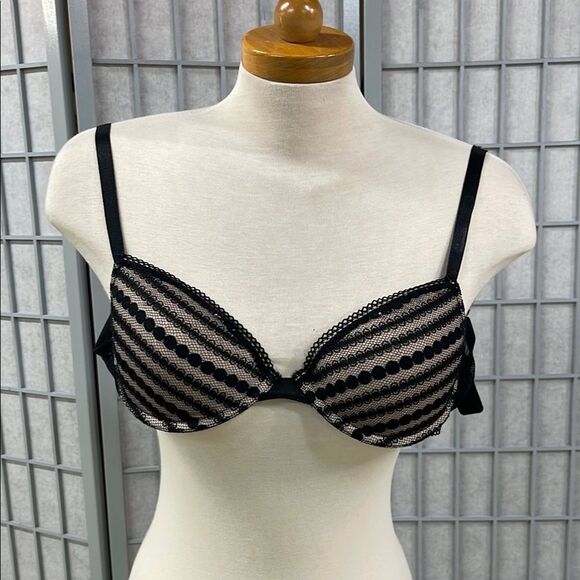 H&M Black and Cream Underwire Bra with Molded Cups - Picture 1 of 5